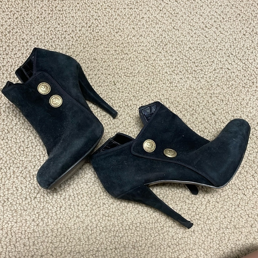 Guess booties size 6